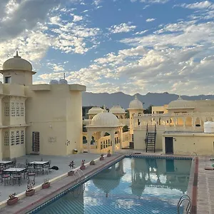  Resort The Burj Luxurious